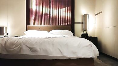 Xiaobao Xunhua, the internet celebrity anchor, has a slim and charming figure