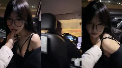 Dạy gái mặc nội y sexy làm tình trên ô tô