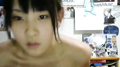 無修正高●生全裸ダンスでライブ配信