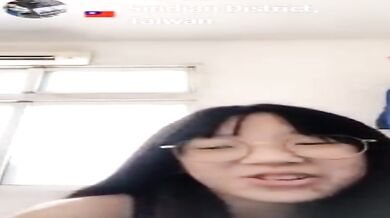 Anh cũng muốn em làm tổn thương anh như thế này