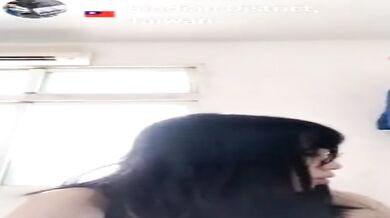 Anh cũng muốn em làm tổn thương anh như thế này