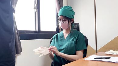 Bác sĩ xinh đẹp giúp lấy tinh trùng