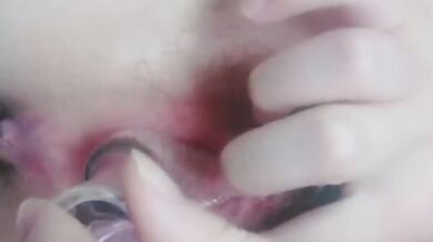 Pha lê que thủ dâm chèn nước sốt trắng