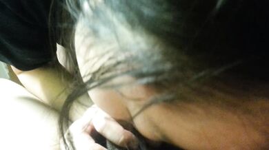 Singapore thổi kèn với miệng nhỏ linh hoạt