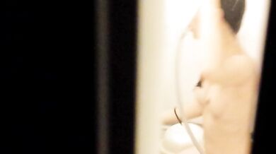 鼻をつまんでお風呂に入る！！ ○入学で有名なK処女に通ってます【数cmから広がる世界 Vol.01】