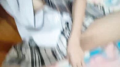 JKビッチが偽ペニスでオナニーして叫ぶ