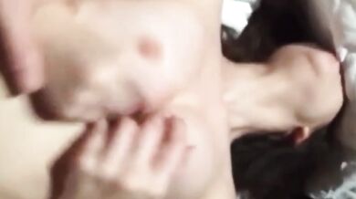 すごく恥ずかしがり屋の美人