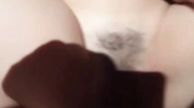 すごく恥ずかしがり屋の美人