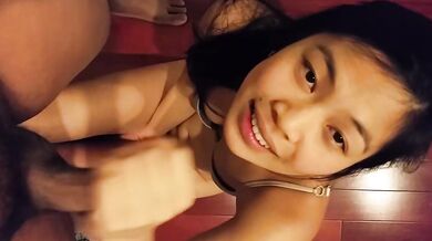 シンガポール大学のガールフレンドのフェラチオ顔射