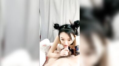 Gái xinh dễ thương quan hệ trong nhà thuê bị dương vật to thọc vào bụng, rên rỉ liên tục