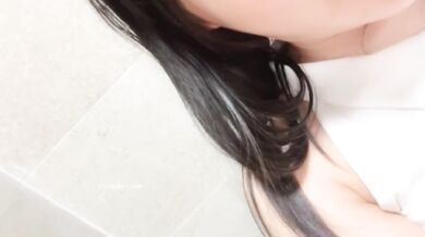 巨乳美人トイレ指マンアナル