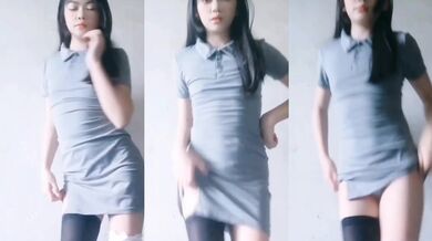 Cô gái lông mày ngược nhảy múa khỏa thân 2