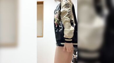 マイクロブレストの妹の自撮り