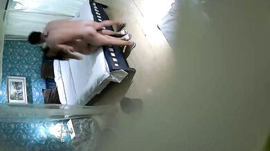 Một bạn nữ cùng lớp da trắng, bụ bẫm, dáng người tuyệt vời đã bị bạn nam đụ mạnh_Xuất tinh ra ngoài cơ thể, cô mệt đến mức không muốn cử động