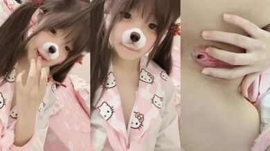 Double ponytail young girl spreads her pussy and takes a selfie