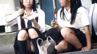 Sinh viên bí mật chụp ảnh