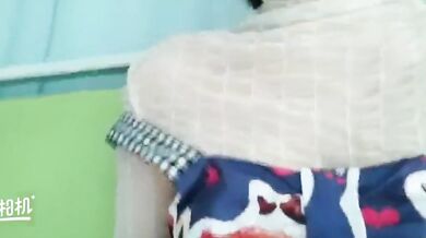 反差清純短發美女發騷