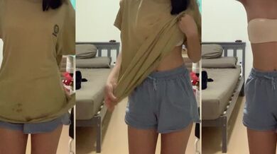 Hộ tống Malaysia chụp ảnh selfie lộ ngực