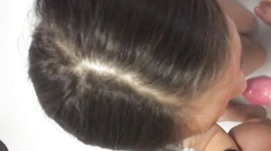 Tianjin couple's sex selfie uploaded at home