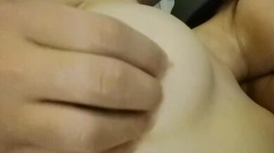 巨乳の女子高生がホテルでセックス