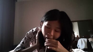 マレーシアの小柄な痴女のフェラチオ