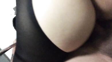 黒いシルクストッキングを履いた女の子との自撮り