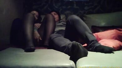 韓國肥仔哥和黑絲妹妹在包房做愛自拍