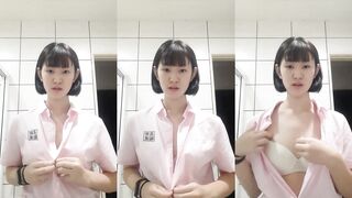 Yuda High School sister rubs her breasts and takes a selfie