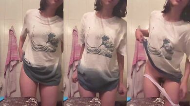 Nữ sinh trung học lột đồ và chụp selfie 24