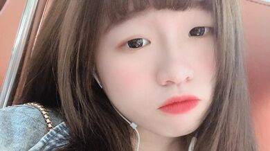 無防備なぽっちゃりした小さなおっぱいの女の子のファック1