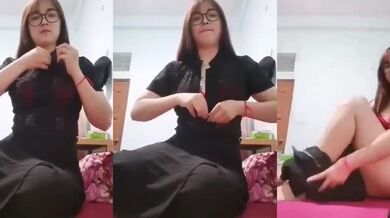 邱某某同學脫衣自慰