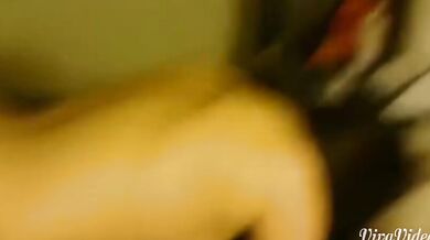 美女與炮友做愛自拍,瘋狂扭腰擺臀又嬌喘(2)