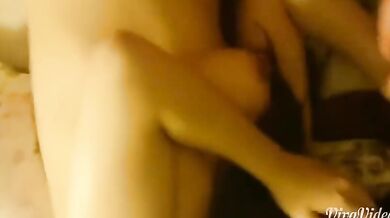 美女與炮友做愛自拍,瘋狂扭腰擺臀又嬌喘(2)