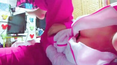 かわいい妹が彼氏に自撮り写真を送る