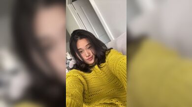 Singapore beauty with small breasts masturbates on video