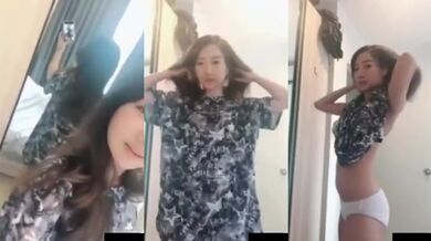 Chị gái thủ dâm ở sân bay