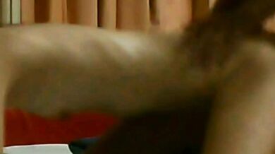 Khi tôi gặp một con ngựa nhỏ, tôi muốn quan hệ với nó một cách điên cuồng