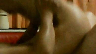 Khi tôi gặp một con ngựa nhỏ, tôi muốn quan hệ với nó một cách điên cuồng