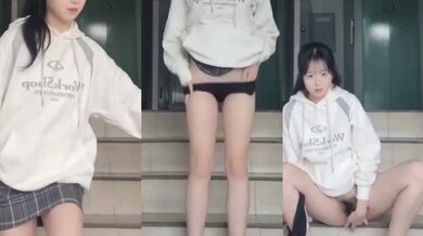 Tôi gần như bị bắt gặp khi đang thủ dâm ở cầu thang