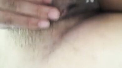 A Taiwanese junior high school student masturbates in the toilet and her clitoris swells due to sexual excitement