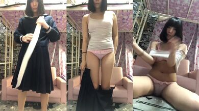 Cô gái Nhật Bản dễ thương với mái tóc ngắn cởi đồ và thủ dâm