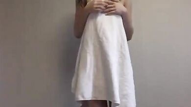 Bạn cùng lớp Guo cởi đồ tự sướng 2