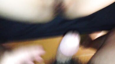 Brother and sister have sex at home, this time the elder sister takes the initiative to ask for cum in her vagina