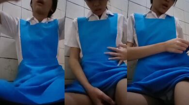 [10-year schoolgirl] Taking off the school uniform to seduce, so hot