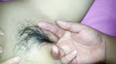 Giúp em gái tôi đào mở cái lồn trắng của cô ấy