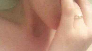 Con đĩ gợi cảm thủ dâm khi động dục