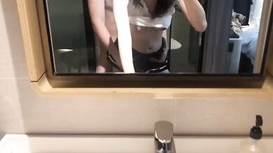 Hotel after entering the college girl selfie