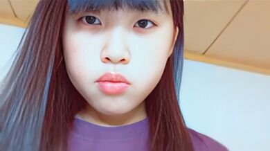 Cô gái trung học dễ thương thủ dâm trong ký túc xá