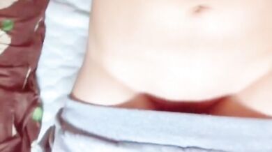 可愛高中妹妹在宿舍自摸